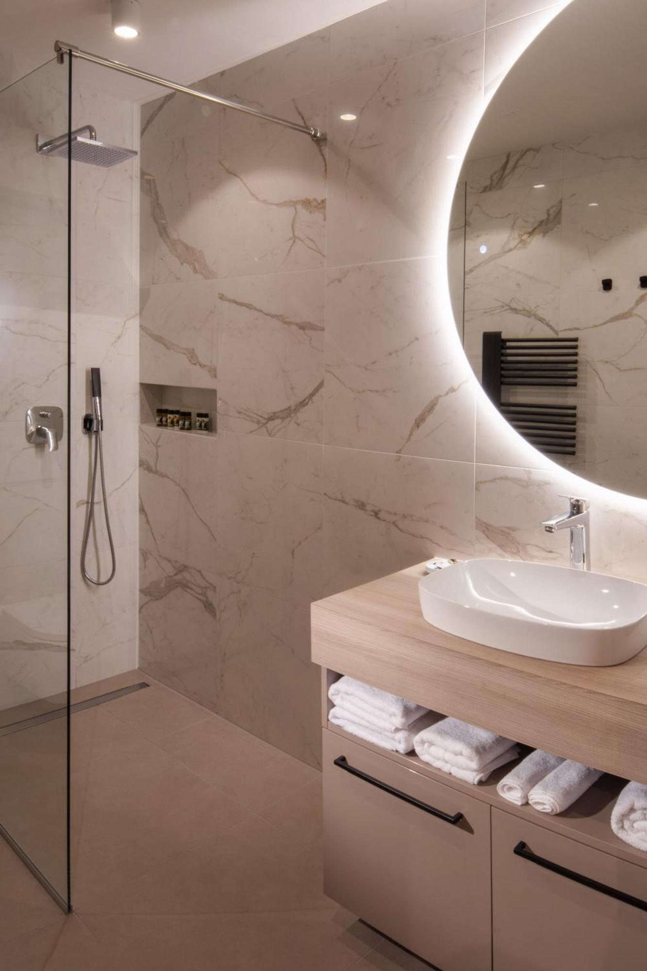 Hisa Putr Bed & Breakfast Trzin Bagian luar foto